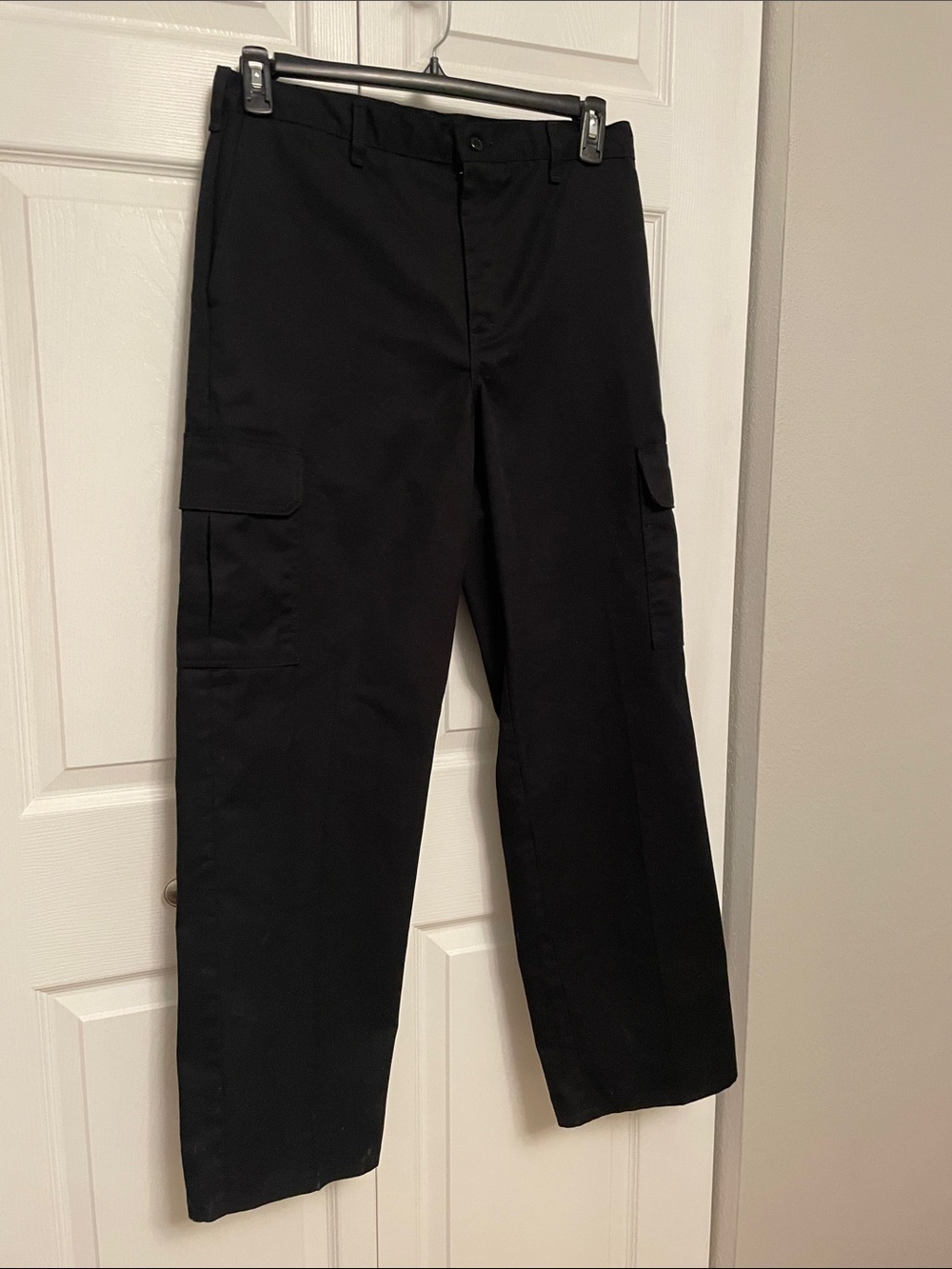 NWOT Dickies Men’s Black Cargo Pants Workwear or Scrub Pants 33x32